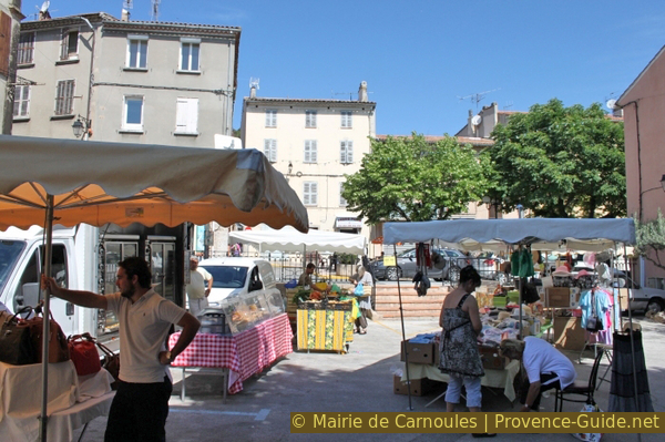 Photo Lizenz © pid:102 Der Markt im Frühling in Carnoules