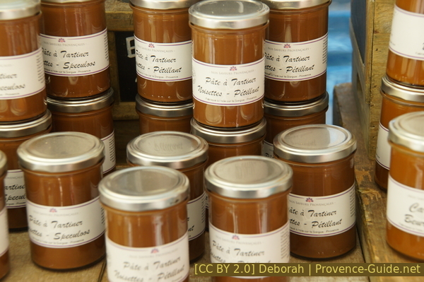 Photo Lizenz CC BY 2.0 pid:2077 Süsse Brotaufstriche am Markt in Vaison la Romaine